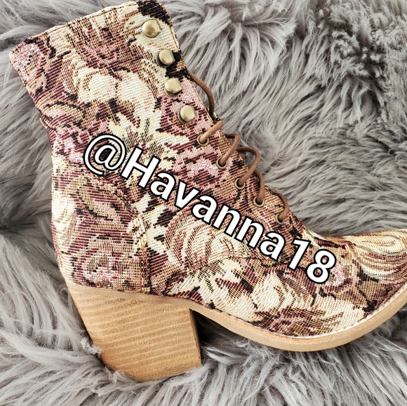 Tapestry boots. - Picture 3 of 4